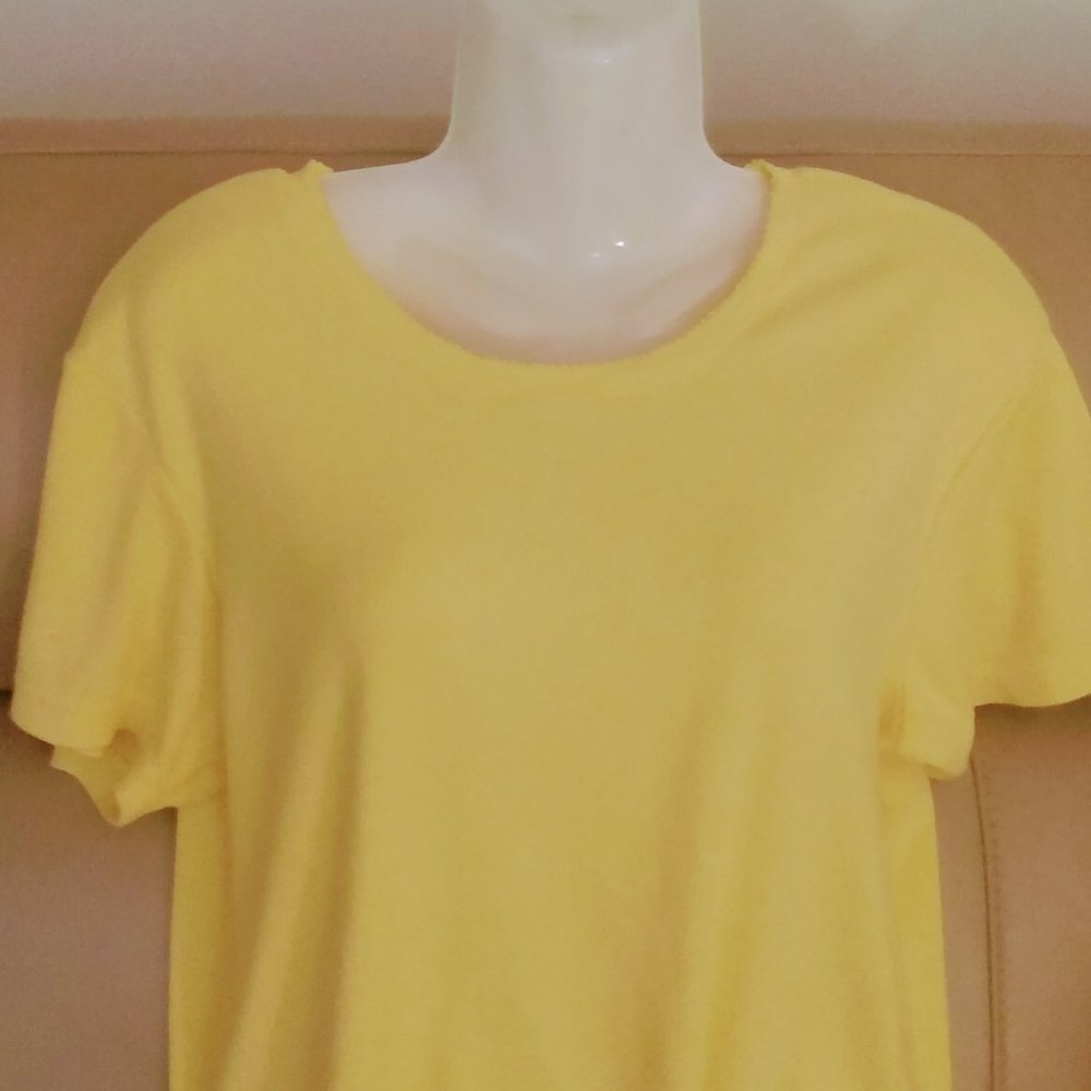 WHITE STAG TEE SHIRT SIZE M